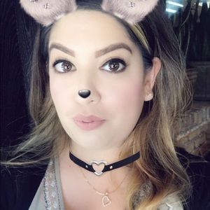 Meet your Posher, Janet